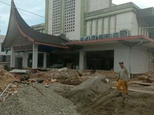 Renovasi Bioskop Raya Padang